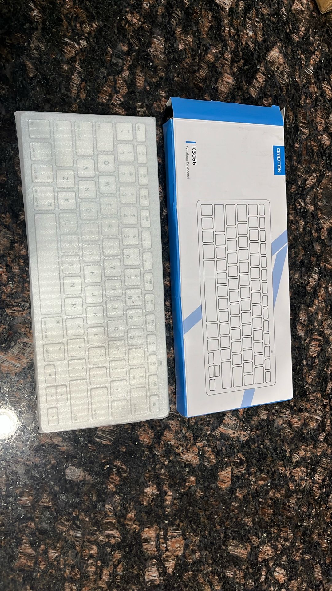 OMOTON Wireless Keyboard New