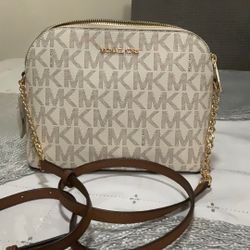 New Michael Kors Purse 