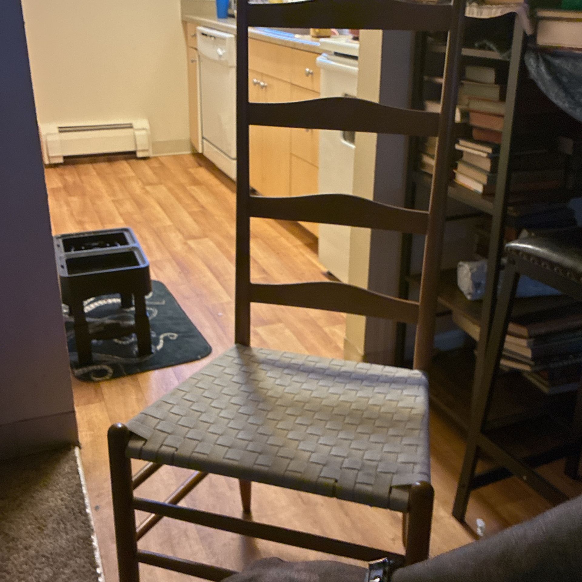 Price DropBeautiful Set Of Dinning Chairs 