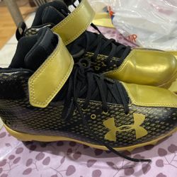 Baseball shoes for kids