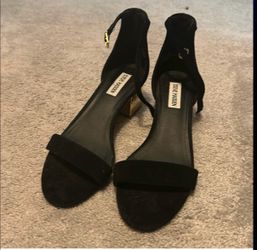 Steve Madden Black Sandals with Gold Block Heels – Size 7.5