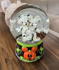 Disney Halloween Mickey and Minnie music snow globe