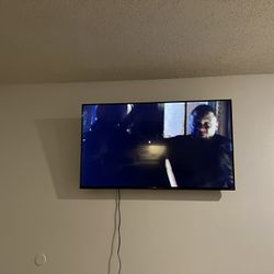 roku tv 55in and mounts included