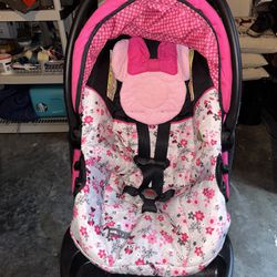 Minnie Mouse Car seat