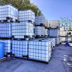 Water Tanks Totes  Plants Irrigation 