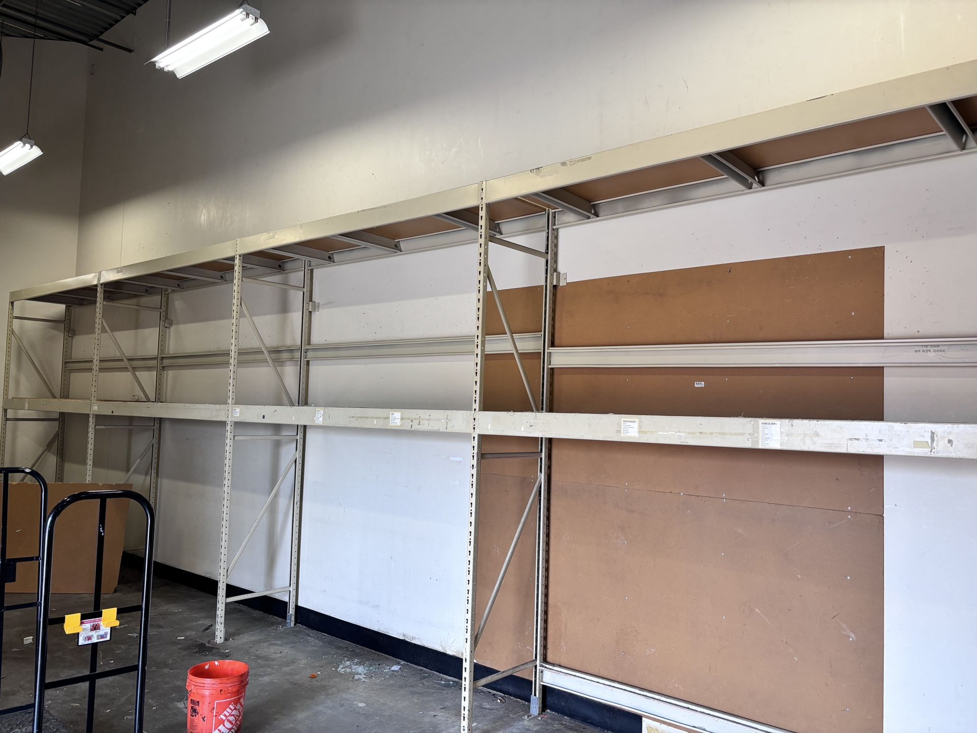 Pallet Racks/ Shelves, Storage : 10ft Tall. 26” & 30” Deep available