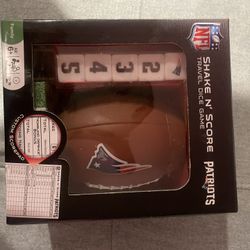 *Brand New* MasterPieces NFL New England Patriots Shake N' Score Dice Game. 