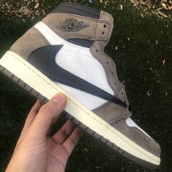 Jordan 1 Travis Scott