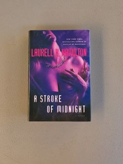 Hardcover Book A Stroke Of Midnight Meredith Gentry