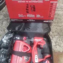 Milwaukee M12-4 In 1 Drill