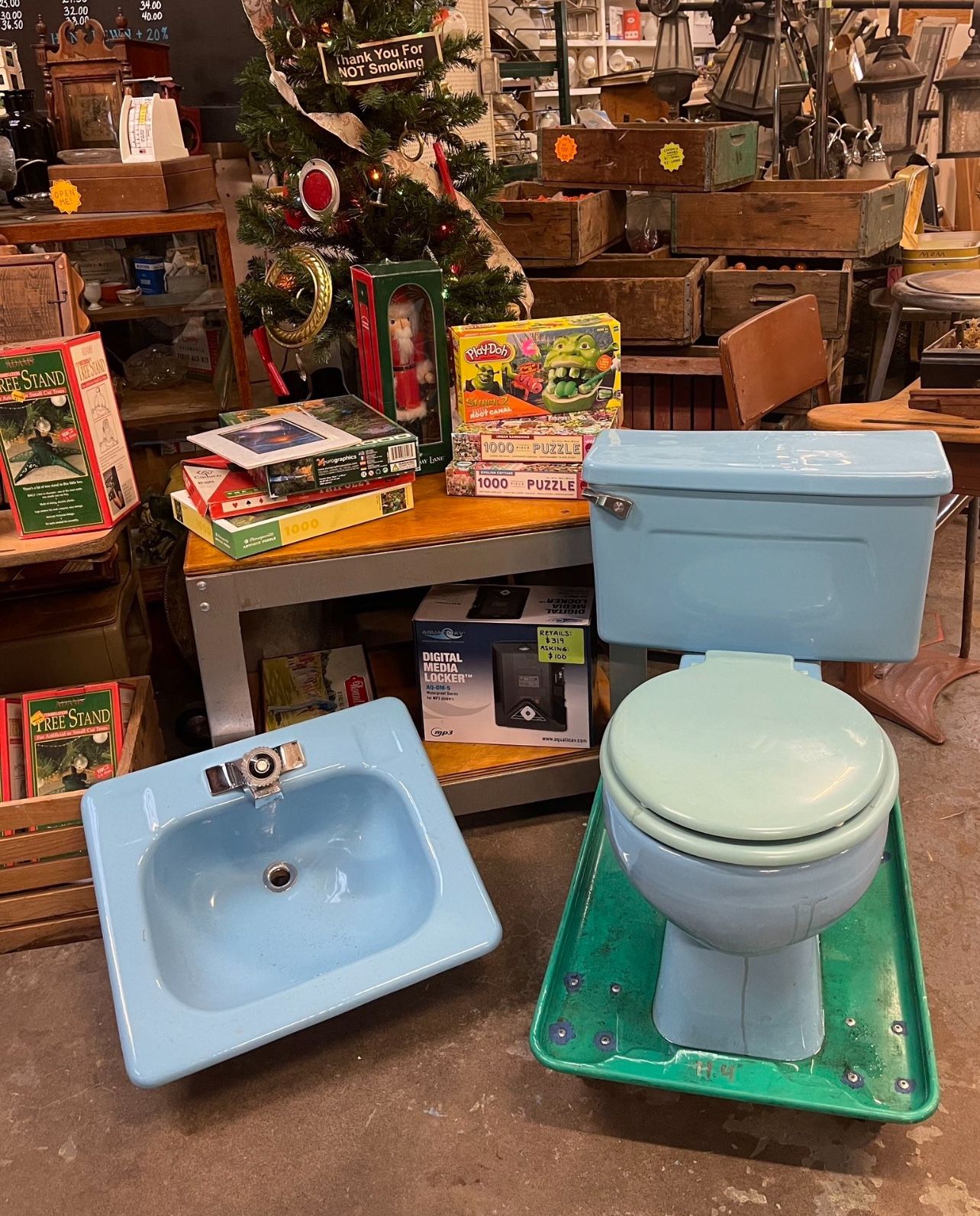 Vintage Retro Blue 4-piece Bathroom Set