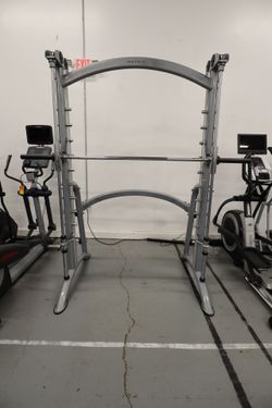 Used Matrix MG-PL62 Linear Smith Machine PL62BE Strength System