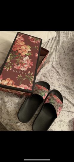 Gucci slides size 7
