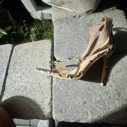 Women’s Heels- Never Worn