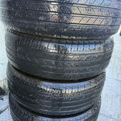225/65R17  4 used tires michelin 