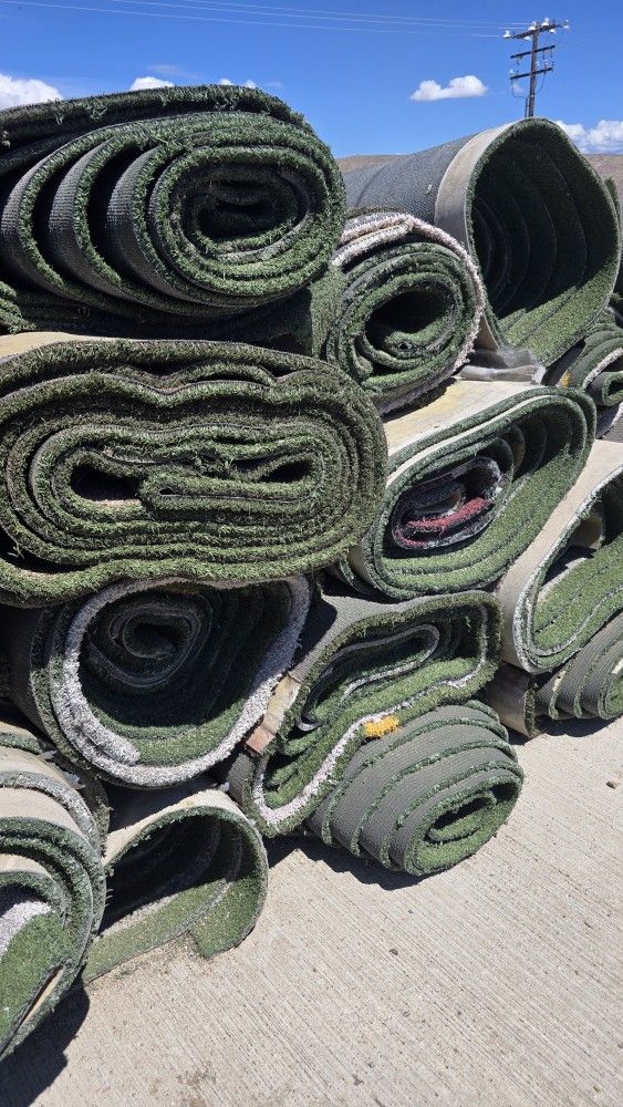 ONLY $30 PER ROLL / USED ARTIFICIAL TURF / SYNTHETIC GRASS for Sale in ...