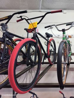 Brand New Elite BMX Bandit 29" Black & Red *SCRATCHED