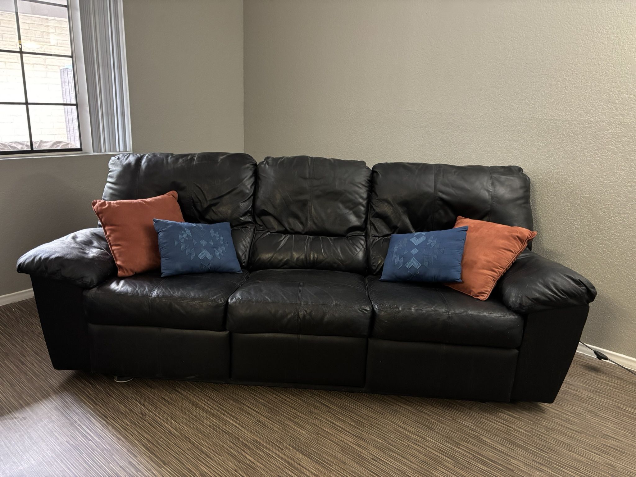Leather Couch With Manual Recliners