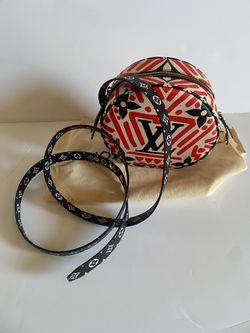 Louis Vuitton giant crafty boite chapeau souple PM