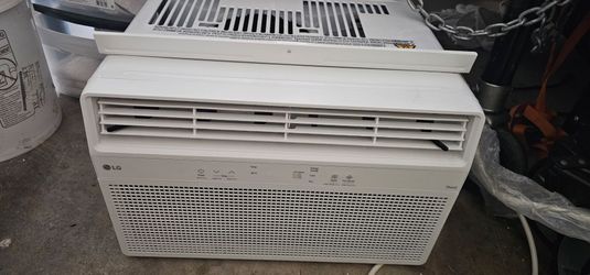 LG 8,000 BTU Smart Window Air Conditioner