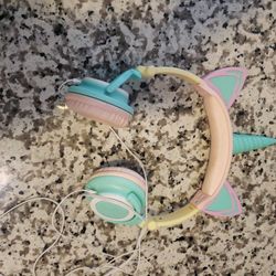 Headphones 