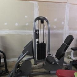 Matrix Seated Leg Press Workout Fitness Weight Exercise Gym Machine