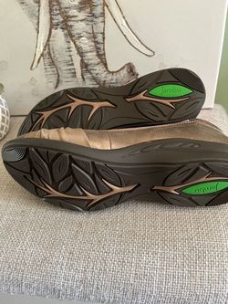 New gold bronze ballet shoe