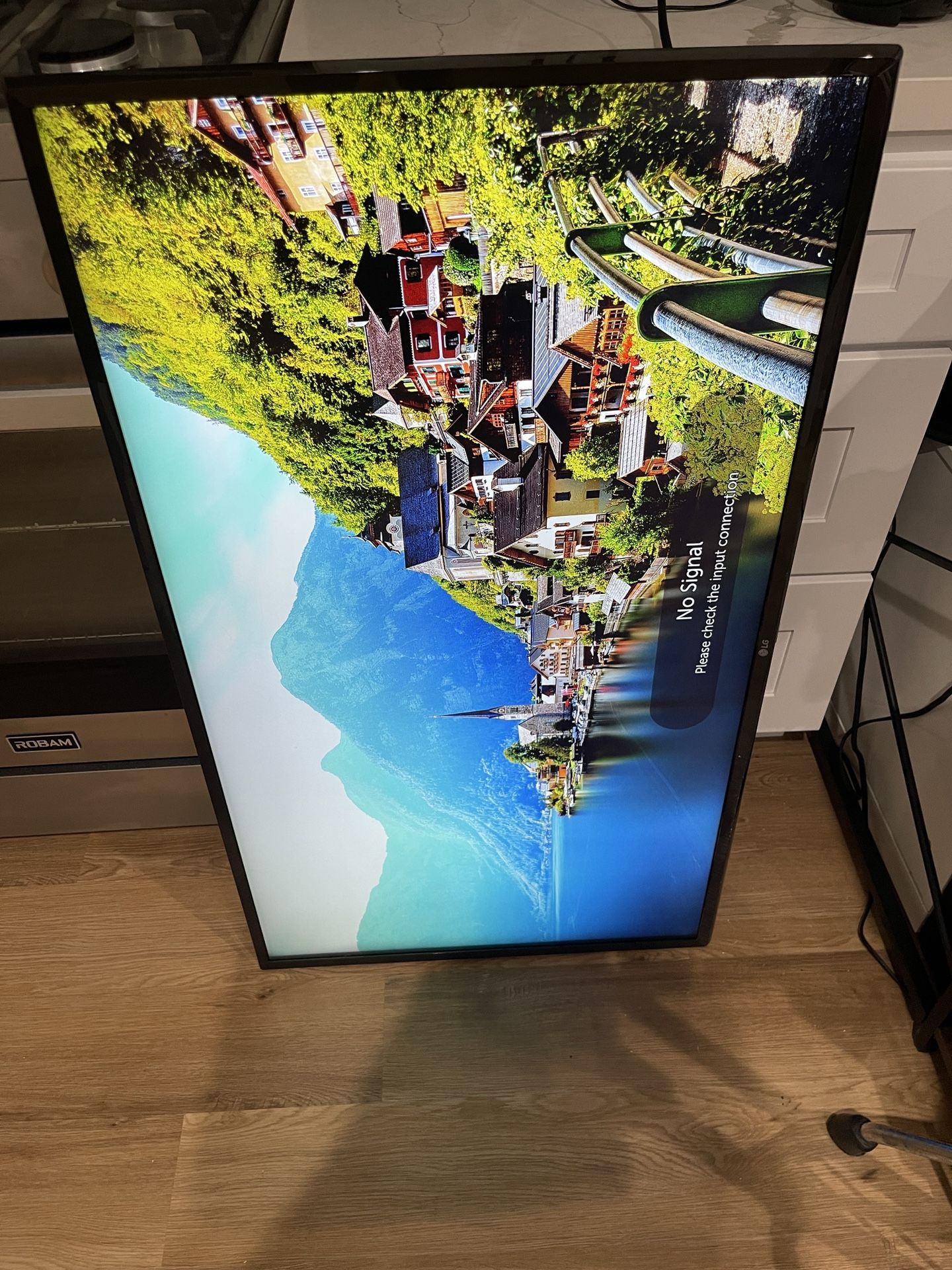 LG Tv 43 Inch Tv With Wall Mount