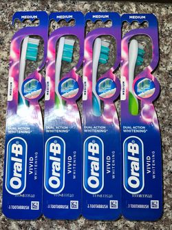 Oral b medium toothbrush set