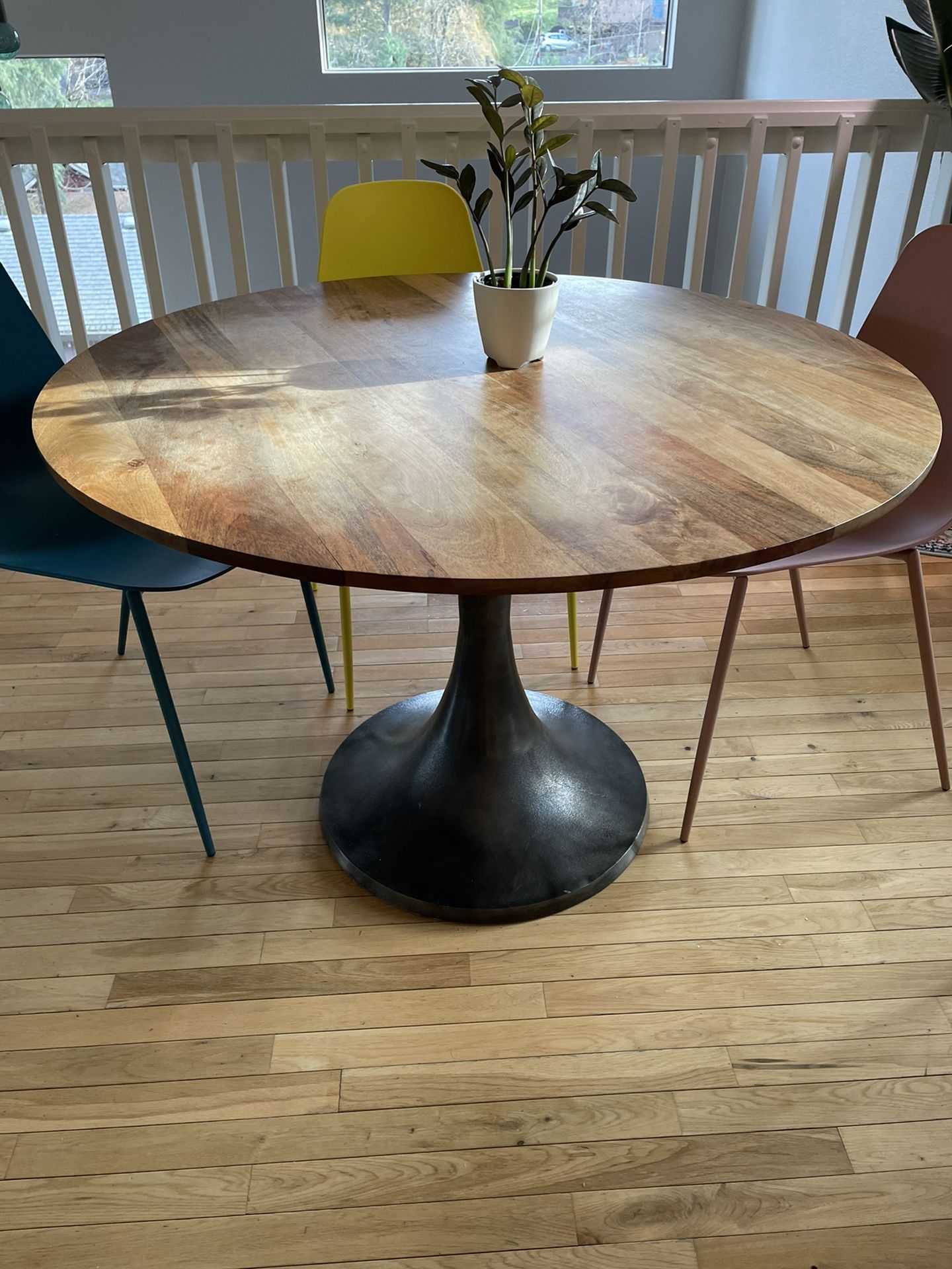 West Elm Tulip Pedestal Table