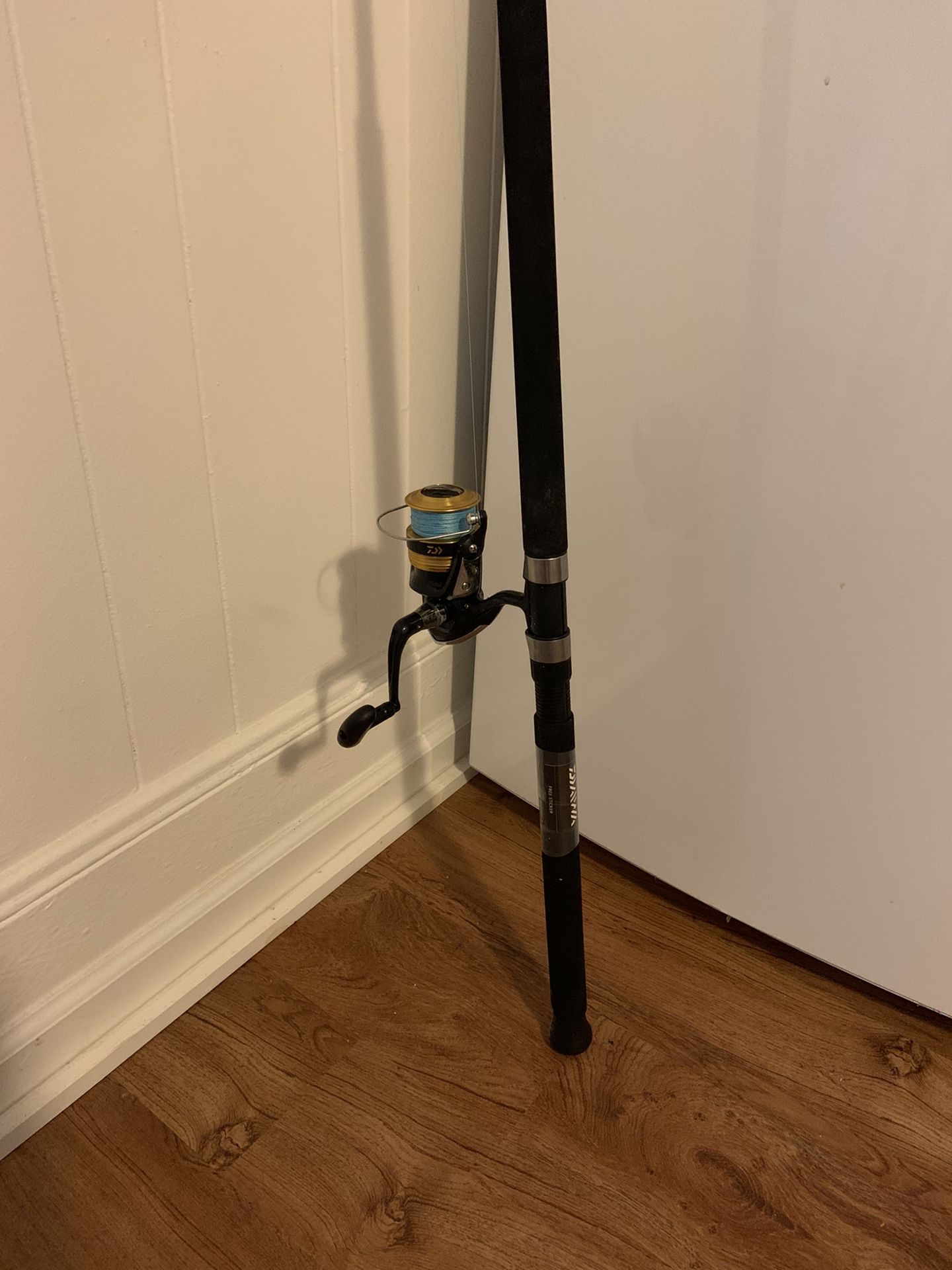 Beginner surf reel (4000)+ 2 Rods 7&11ft ready to fish!