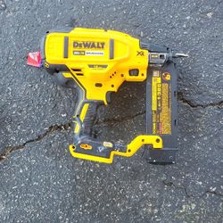 Dewalt 18 GA Brushless Brad Nailer DCN680