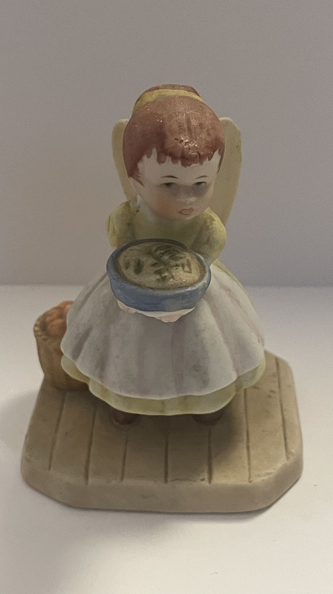 Vintage 1983 Roman Inc "Kitchen Angels" Figurine Angel Cake