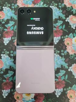 Galaxy Z Flip 5 5G 6.7" (Unlocked) 256GB Lavender Premium  - 6 month warranty included!