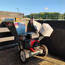 Craftsman  Chipper You Can Mulch Leaves  Threwshute Lays Down Rake Right In 100.00 Make Offer If Interested 