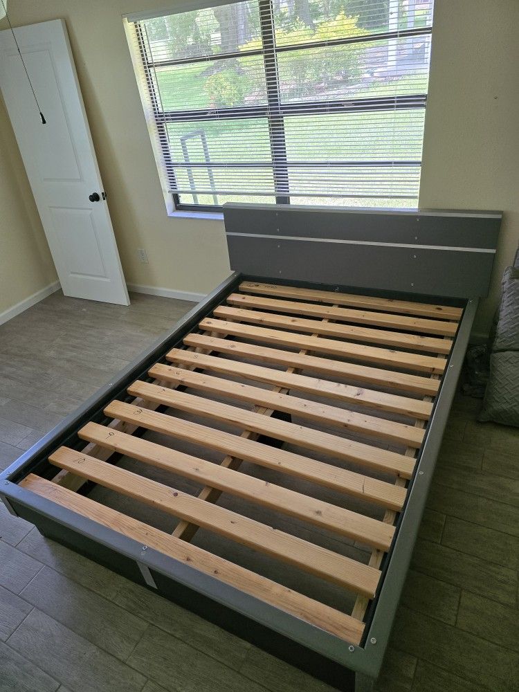 Queen Size Platform Bed