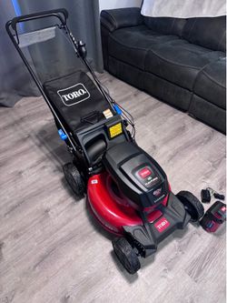 BRAND NEW TORO RECYCLER 60 V MAX 21 INCH CORDLESS SELF-PROPELLED LAWNMOWER 5Ah BATTERY AND CHARGER INCLUDED. COMES IN MANUFACTURED SEALED BOX. ELIGIBL