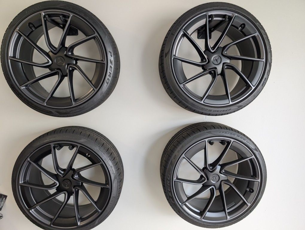 20 Inch Warp wheels And P-Zero Pirelli Tires
