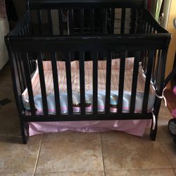 Babies crib￼