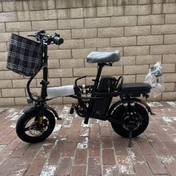 Folding electric bicycle