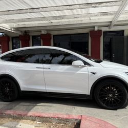 TESLA MODEL X 22” RIMS/Tires