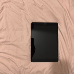 iPad: iPad 7th generation 32 gb