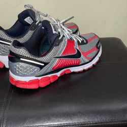 Nike Vomero 5s