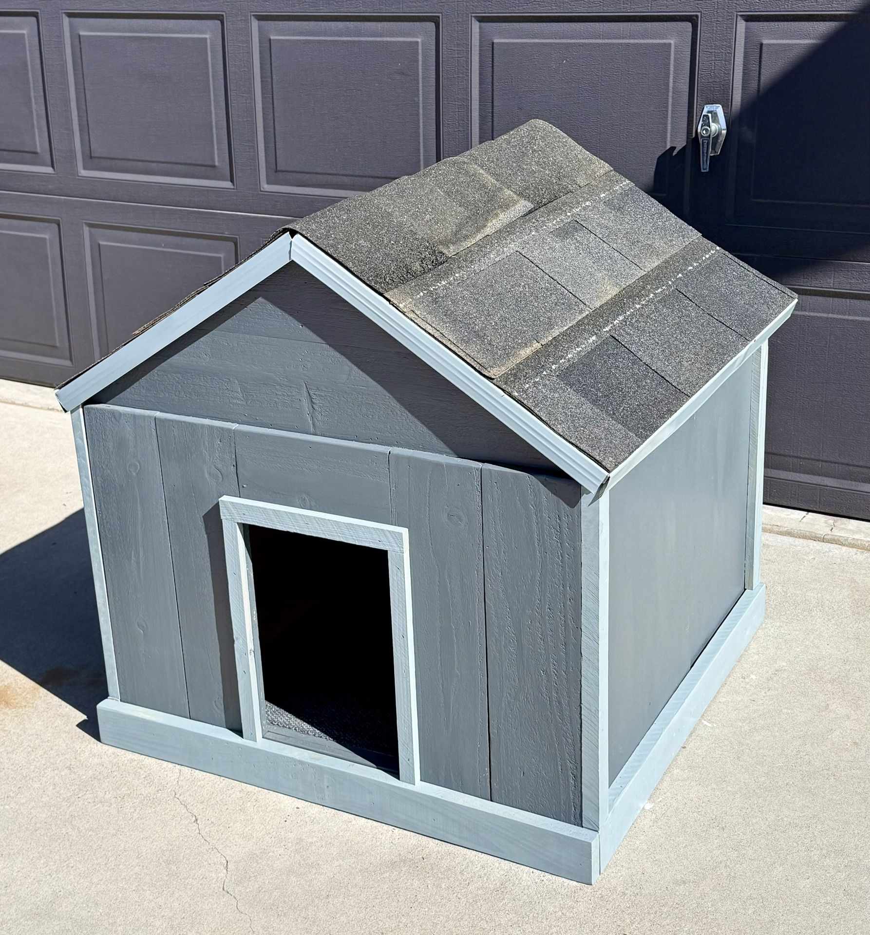 Medium-Large Dog House