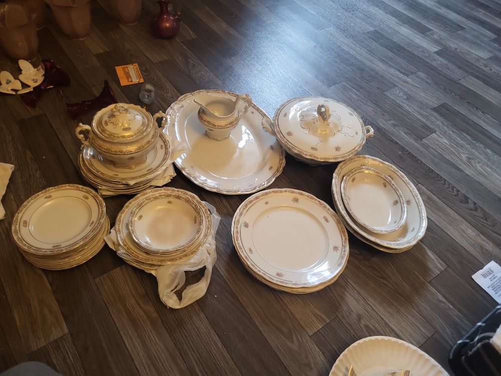 Haviland Vintage China 40piece