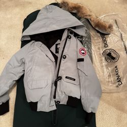 Canada Goose Size Small 