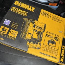Dwalt Pin Nail Gun