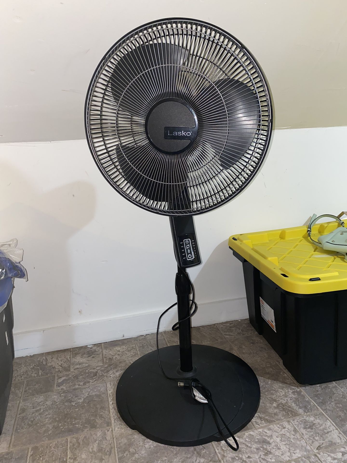 Lasko Elite Collection 18inch Pedestal Fan for Sale in Roselle Park