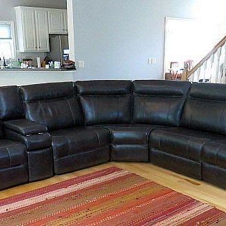 Haverty’s Dual Motor Recliner Leather Sofa Set