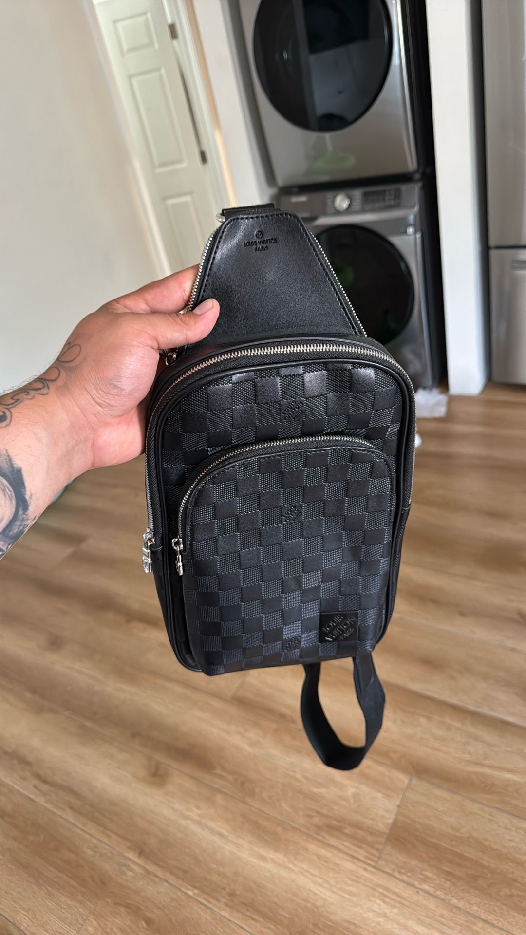 Louis Vuitton Avenue Slingbag